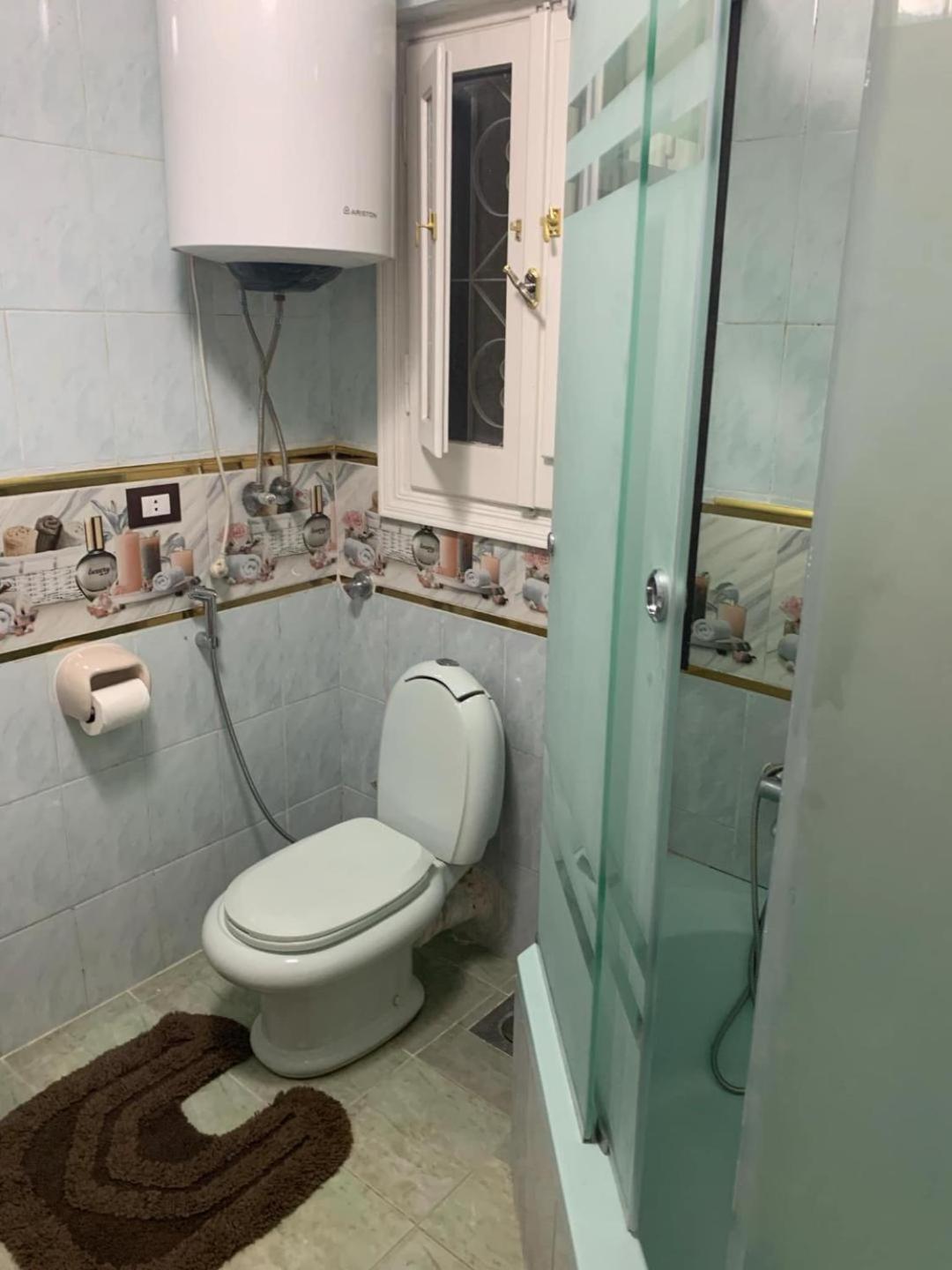 In Modern 2 Bedroom Flat With 3acs, 2flat Screen Tvs, Free Wi-fi Large Balcony In The Heart Of Ubytování v soukromí Alexandrie